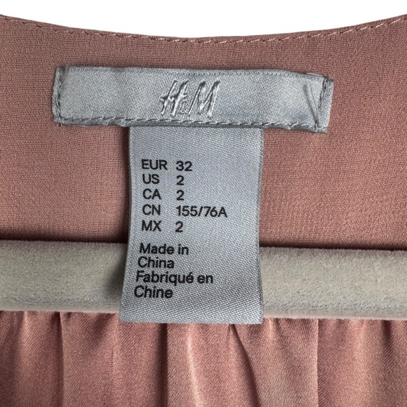 H&M Flowy Ruffles Dress Size 2 V-neck Button front - Picture 4 of 7